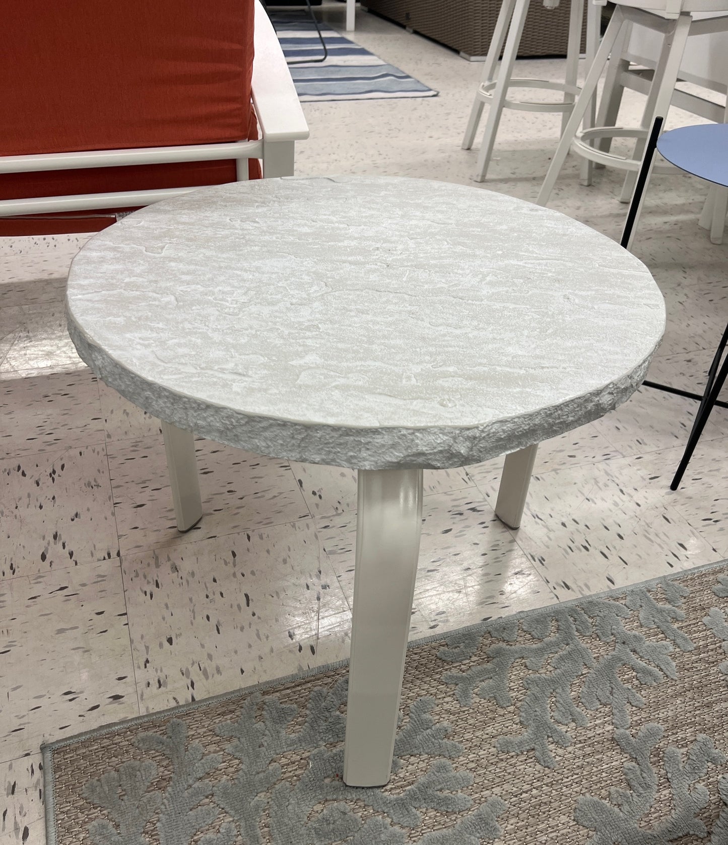 Homecrest Sandstone End Table 24" Round End Table - Frost